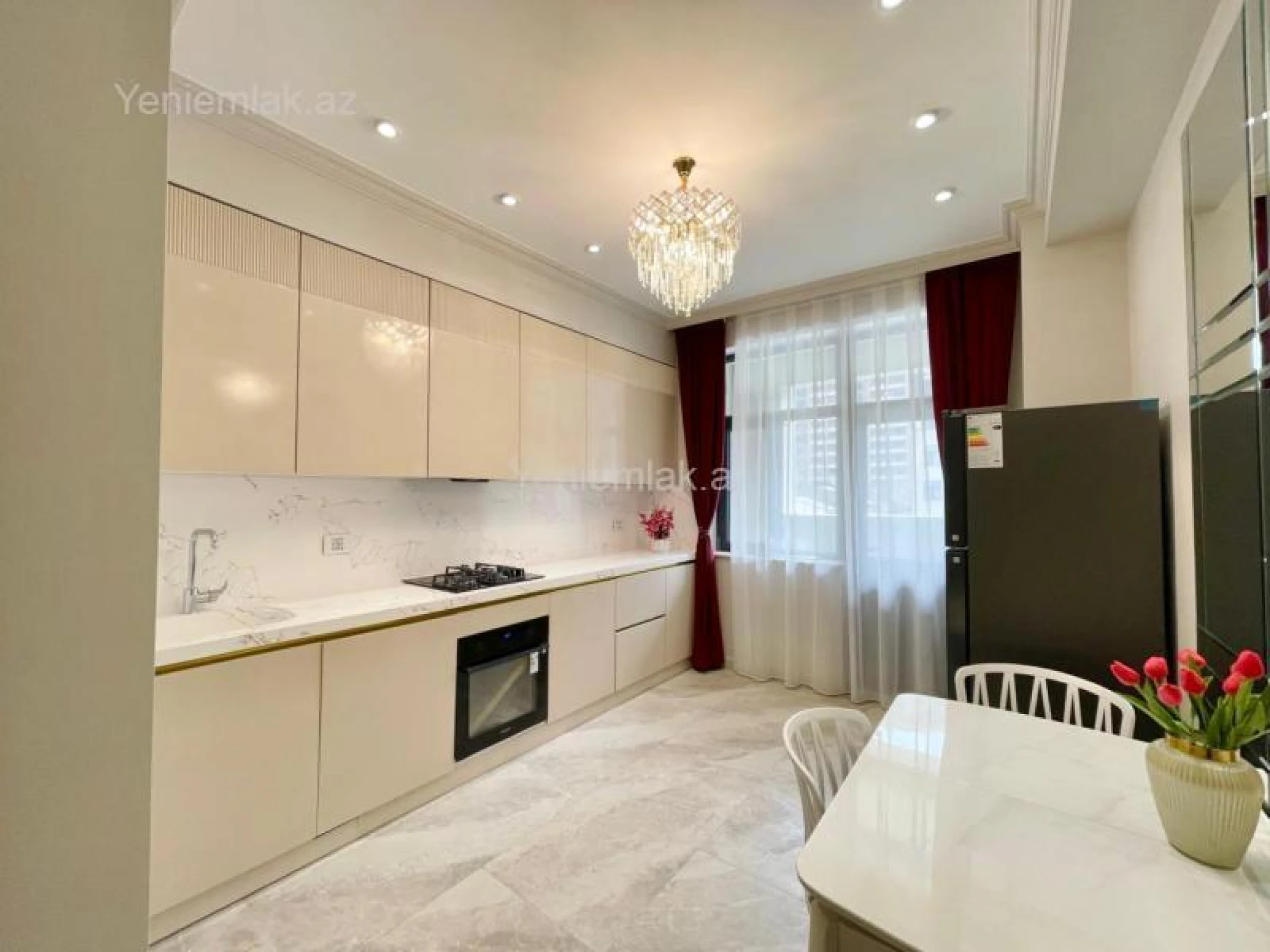 Satılır 3 otaqlı yeni tikili 118 m²