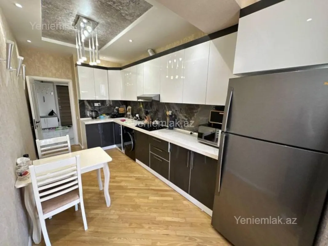 Satılır 3 otaqlı yeni tikili 88 m²