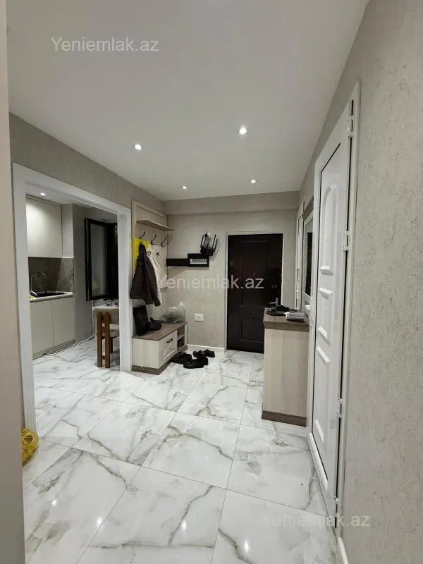 Satılır 2 otaqlı köhnə tikili 65 m²