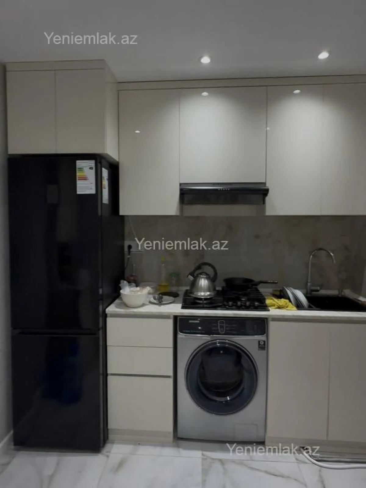 Satılır 2 otaqlı köhnə tikili 65 m²