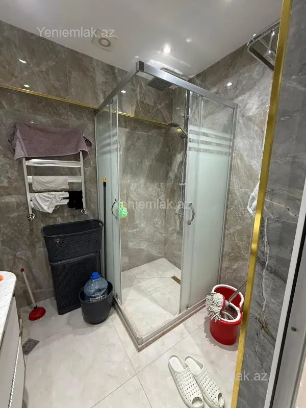 Satılır 2 otaqlı köhnə tikili 65 m²