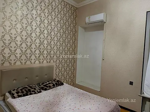 Satılır 2 otaqlı köhnə tikili 55 m²