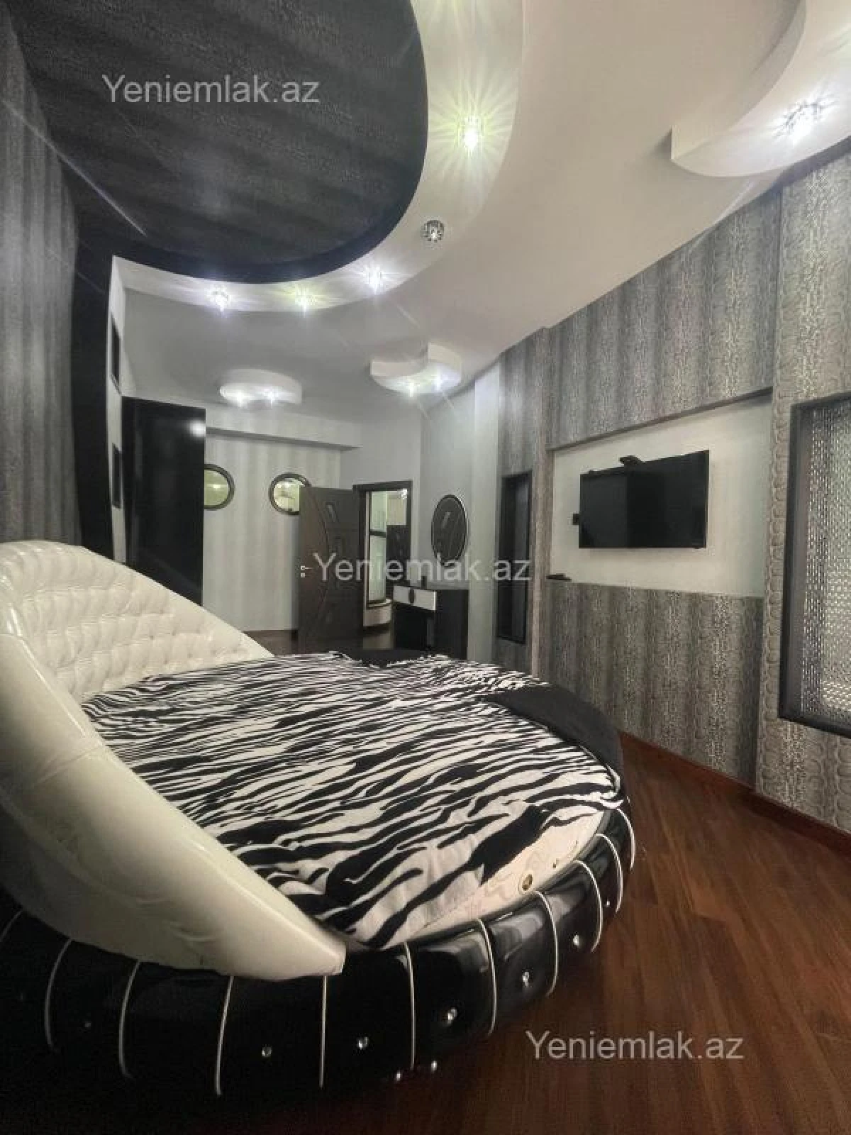 Satılır 4 otaqlı yeni tikili 160 m²