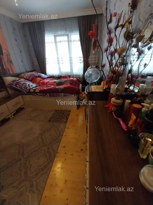 Satılır 4 otaqlı köhnə tikili 93 m²