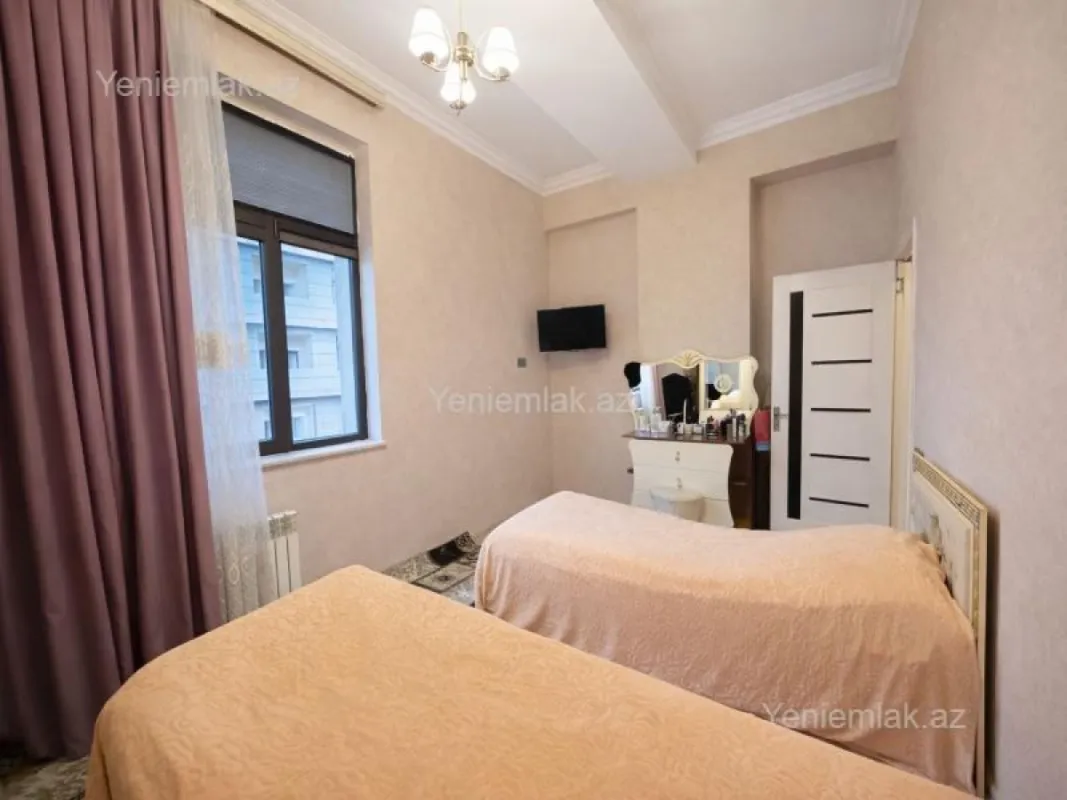 Satılır 3 otaqlı yeni tikili 105 m²