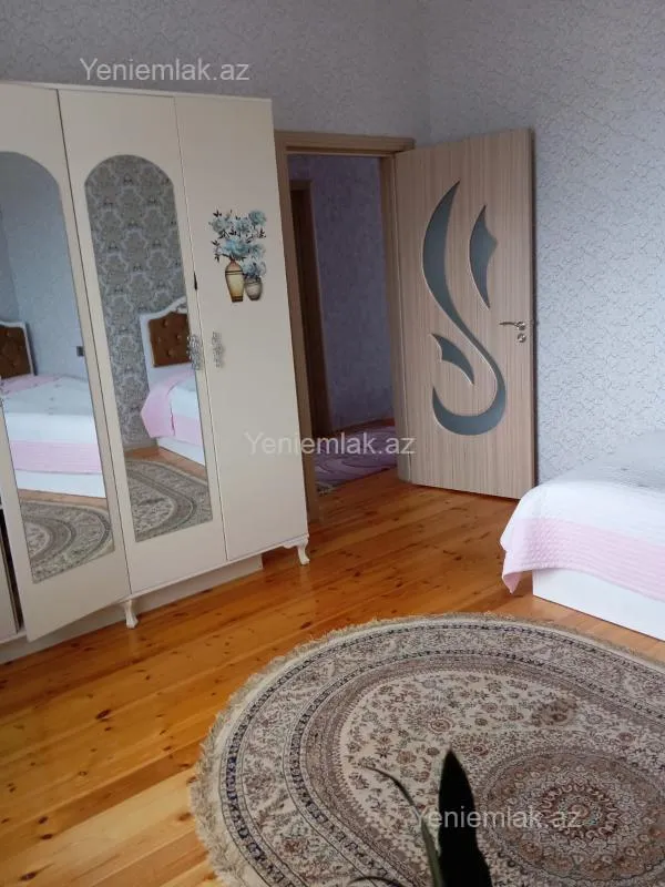 Satılır 5 otaqlı həyət evi 150 m²