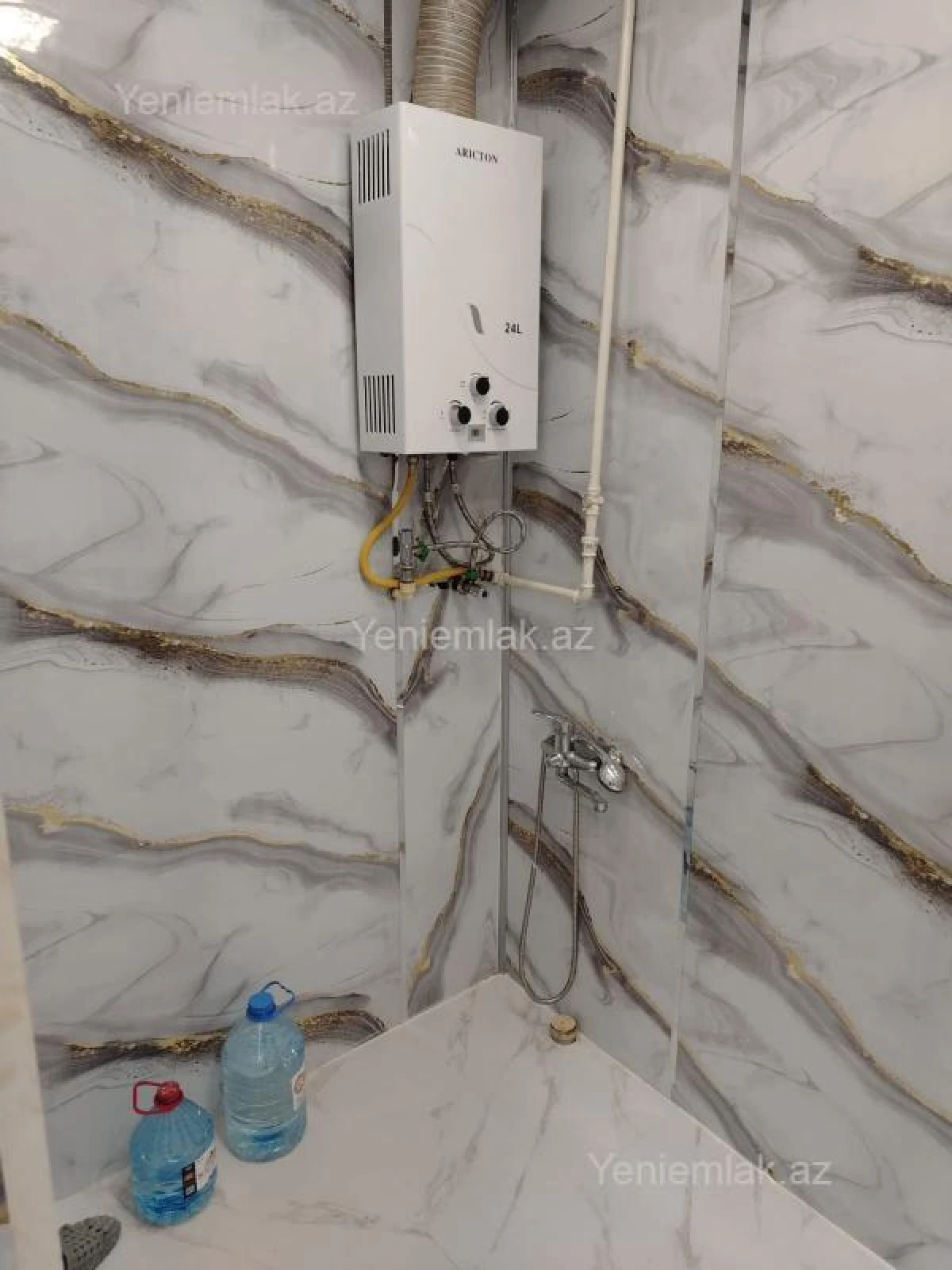 Satılır 2 otaqlı köhnə tikili 50 m²