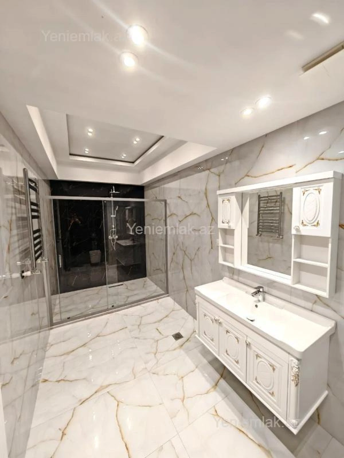 Satılır 4 otaqlı yeni tikili 225 m²