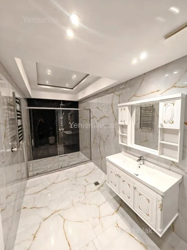 Satılır 4 otaqlı yeni tikili 225 m²