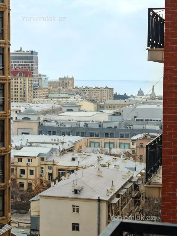 Satılır 4 otaqlı yeni tikili 225 m²