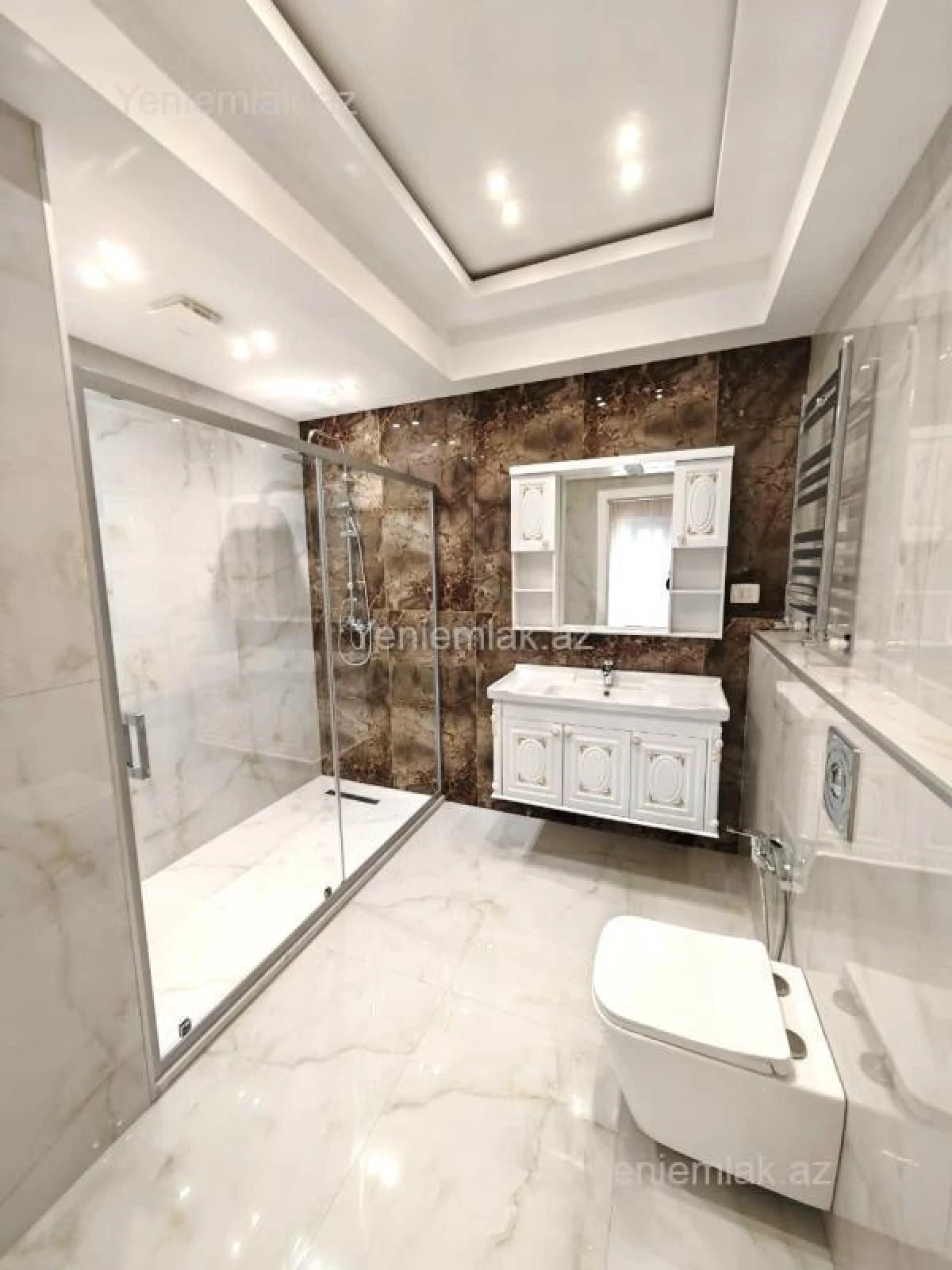 Satılır 4 otaqlı yeni tikili 225 m²