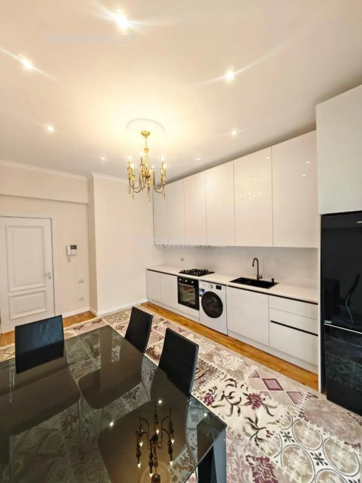 Satılır 4 otaqlı yeni tikili 225 m²