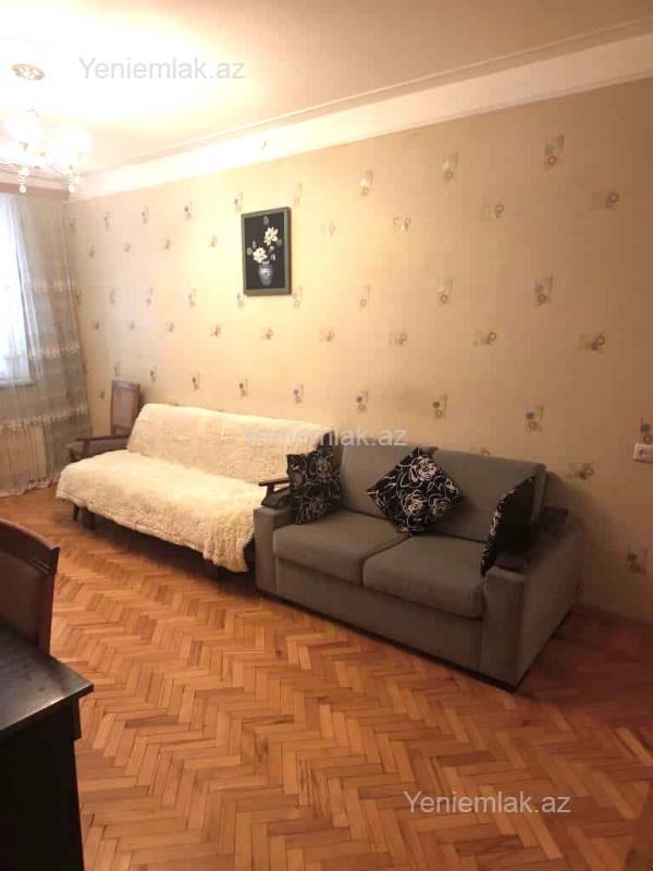 Satılır 3 otaqlı köhnə tikili 105 m²