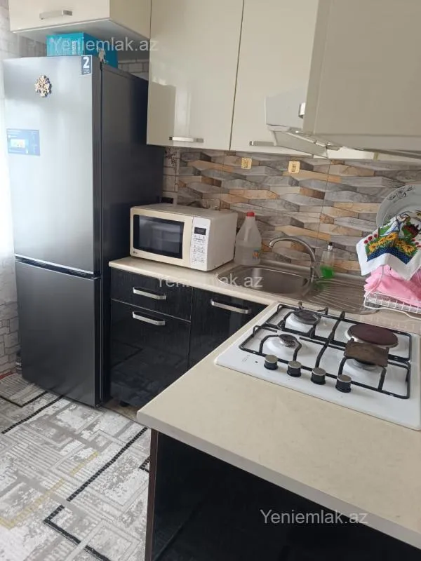Satılır 1 otaqlı köhnə tikili 32 m²