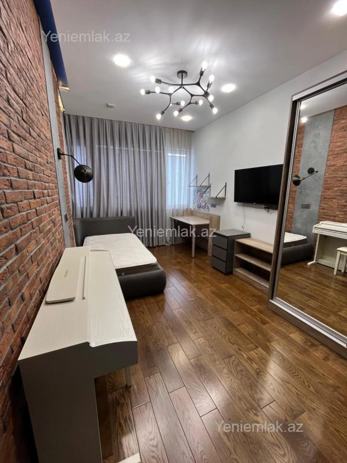 Satılır 4 otaqlı yeni tikili 180 m²