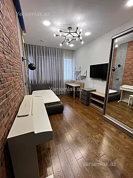 Satılır 4 otaqlı yeni tikili 180 m²