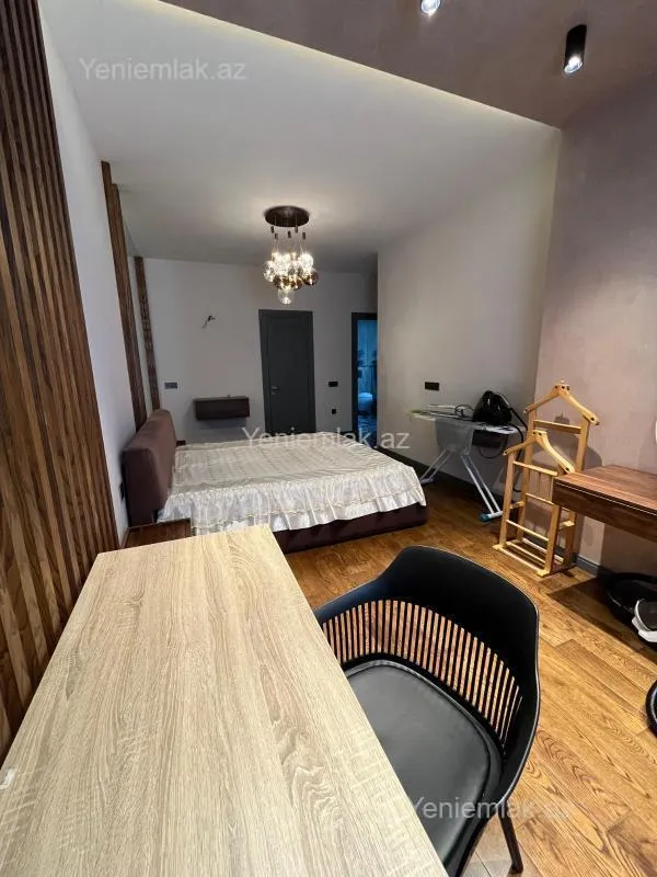 Satılır 4 otaqlı yeni tikili 180 m²