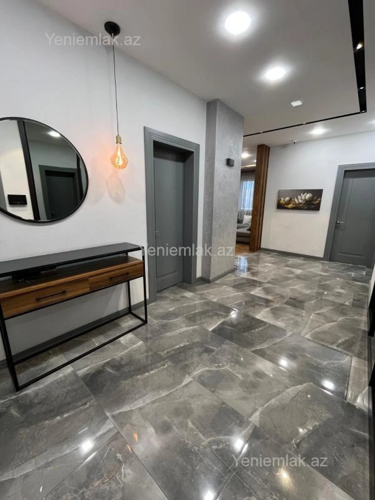 Satılır 4 otaqlı yeni tikili 180 m²