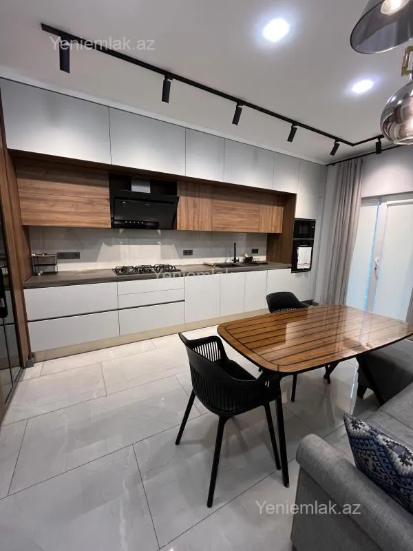 Satılır 4 otaqlı yeni tikili 180 m²