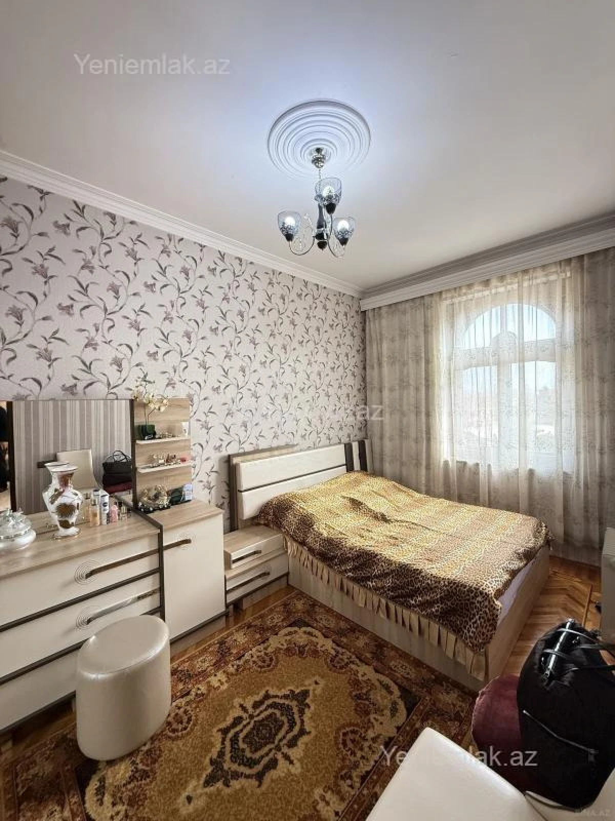 Satılır 3 otaqlı köhnə tikili 85 m²