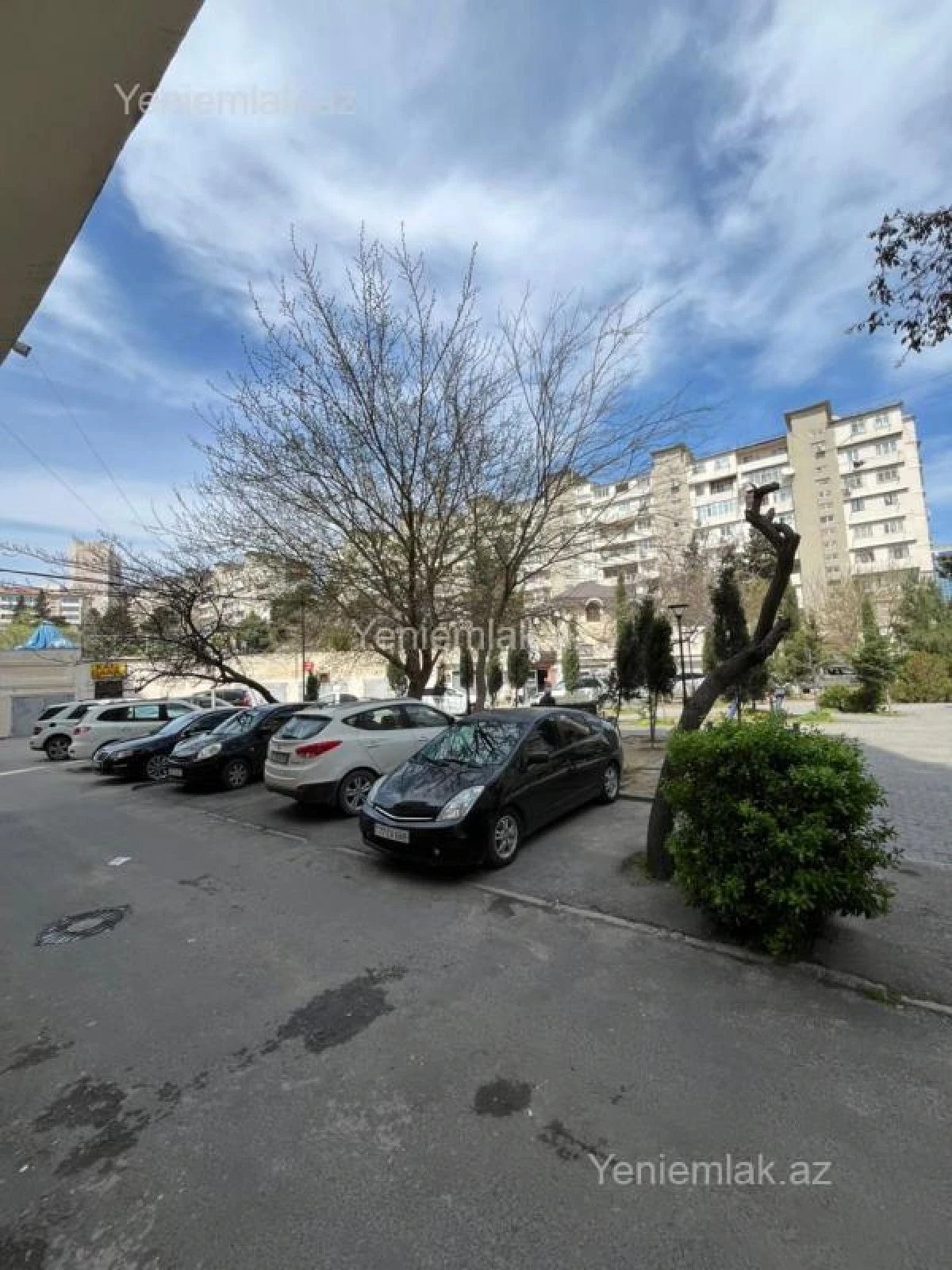 Satılır 7 otaqlı obyekt 300 m²