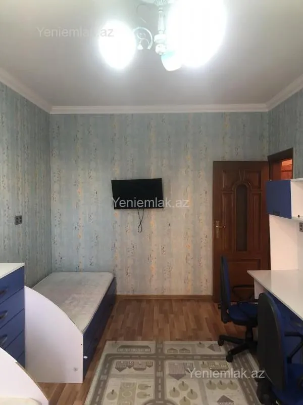Satılır 3 otaqlı köhnə tikili 80 m²