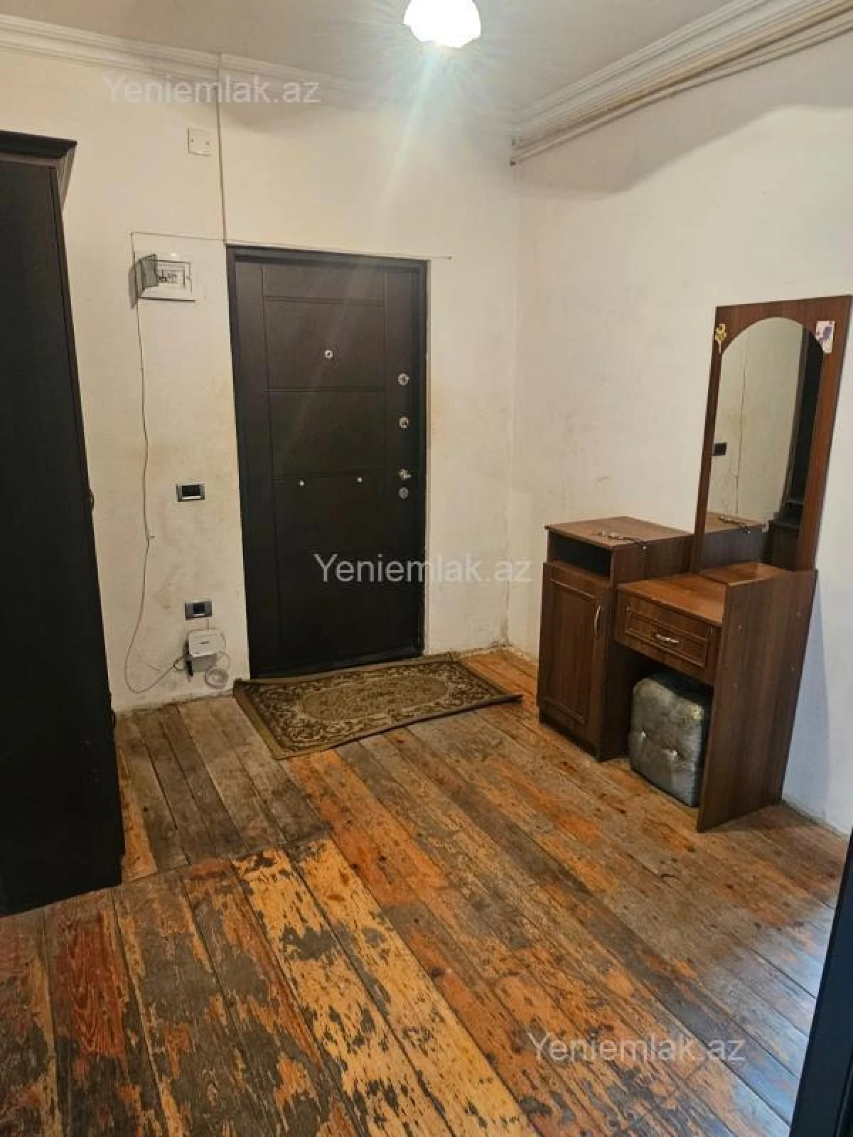Satılır 3 otaqlı köhnə tikili 75 m²