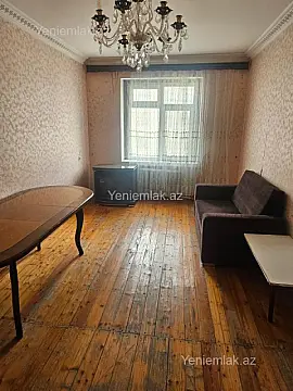 Satılır 3 otaqlı köhnə tikili 75 m²
