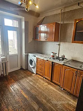 Satılır 3 otaqlı köhnə tikili 75 m²