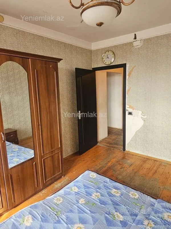 Satılır 3 otaqlı köhnə tikili 75 m²