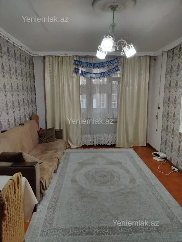 Satılır 2 otaqlı köhnə tikili 50 m²