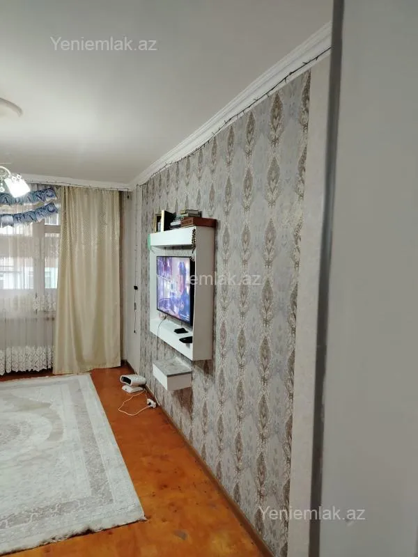 Satılır 2 otaqlı köhnə tikili 50 m²