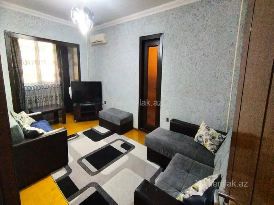 Satılır 3 otaqlı köhnə tikili 90 m²