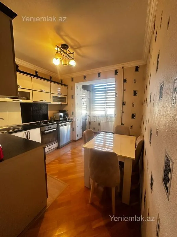 Satılır 3 otaqlı köhnə tikili 85 m²