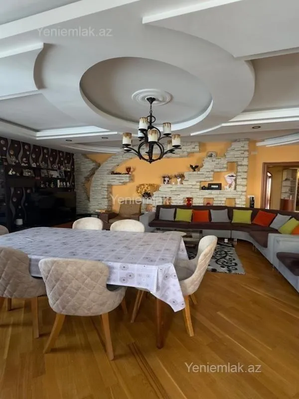 Satılır 4 otaqlı yeni tikili 205 m²