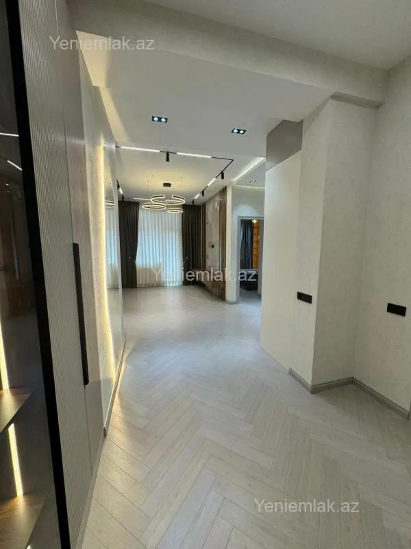 Satılır 2 otaqlı yeni tikili 70 m²