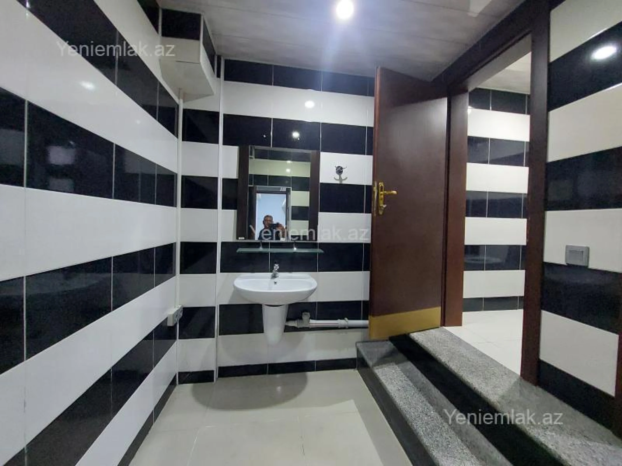 Satılır 6 otaqlı obyekt 280 m²