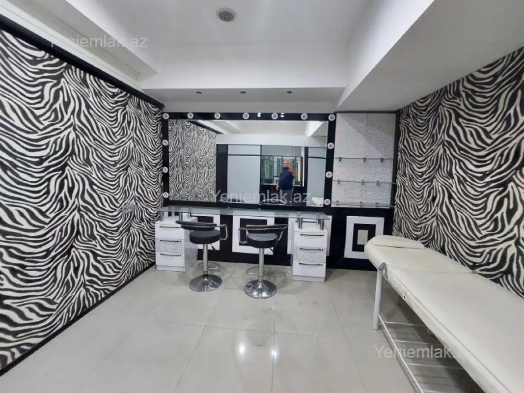 Satılır 6 otaqlı obyekt 280 m²