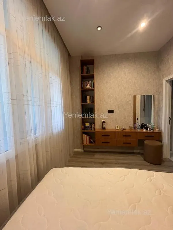 Satılır 3 otaqlı yeni tikili 70 m²