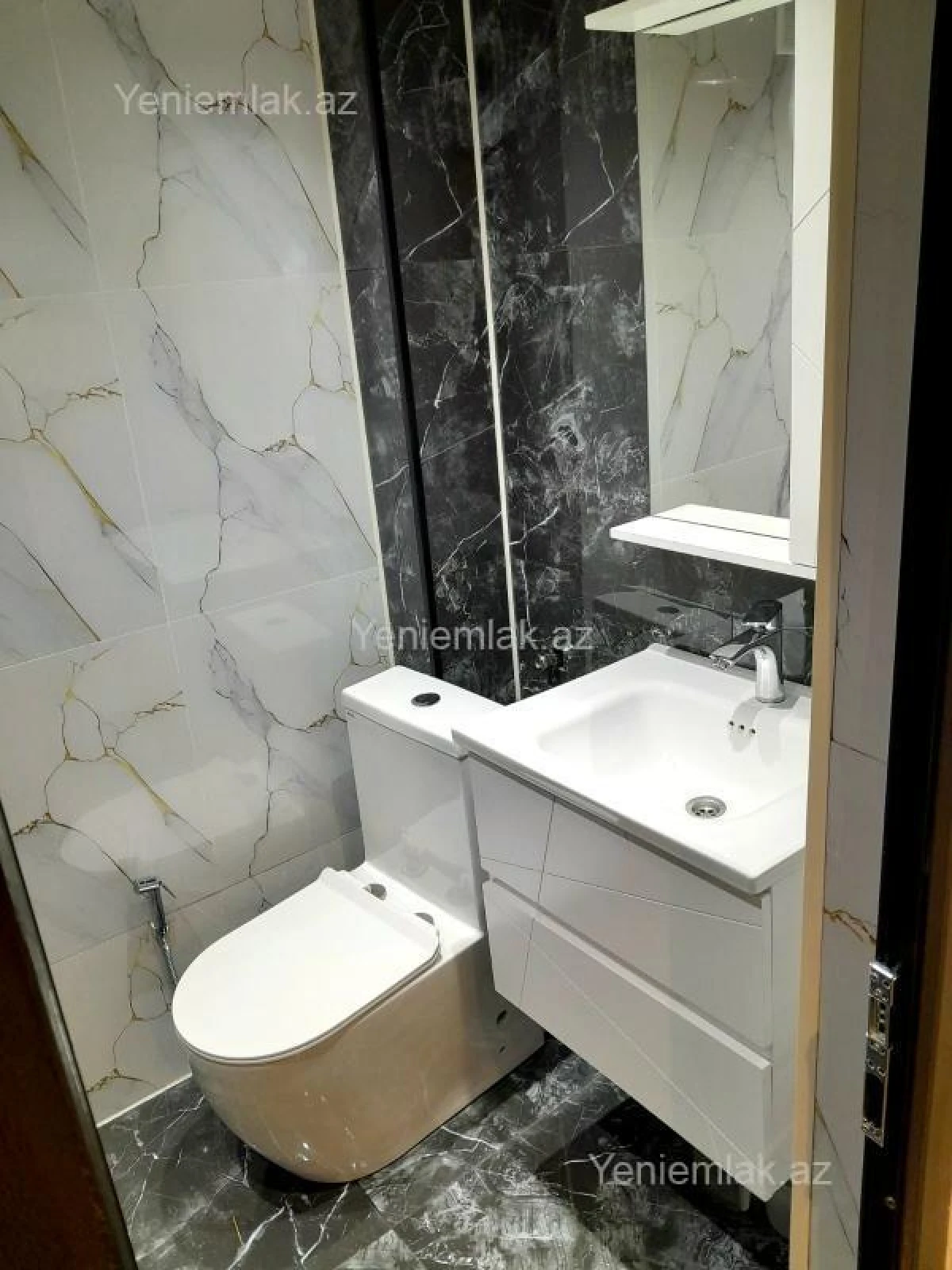 Satılır 3 otaqlı köhnə tikili 72 m²