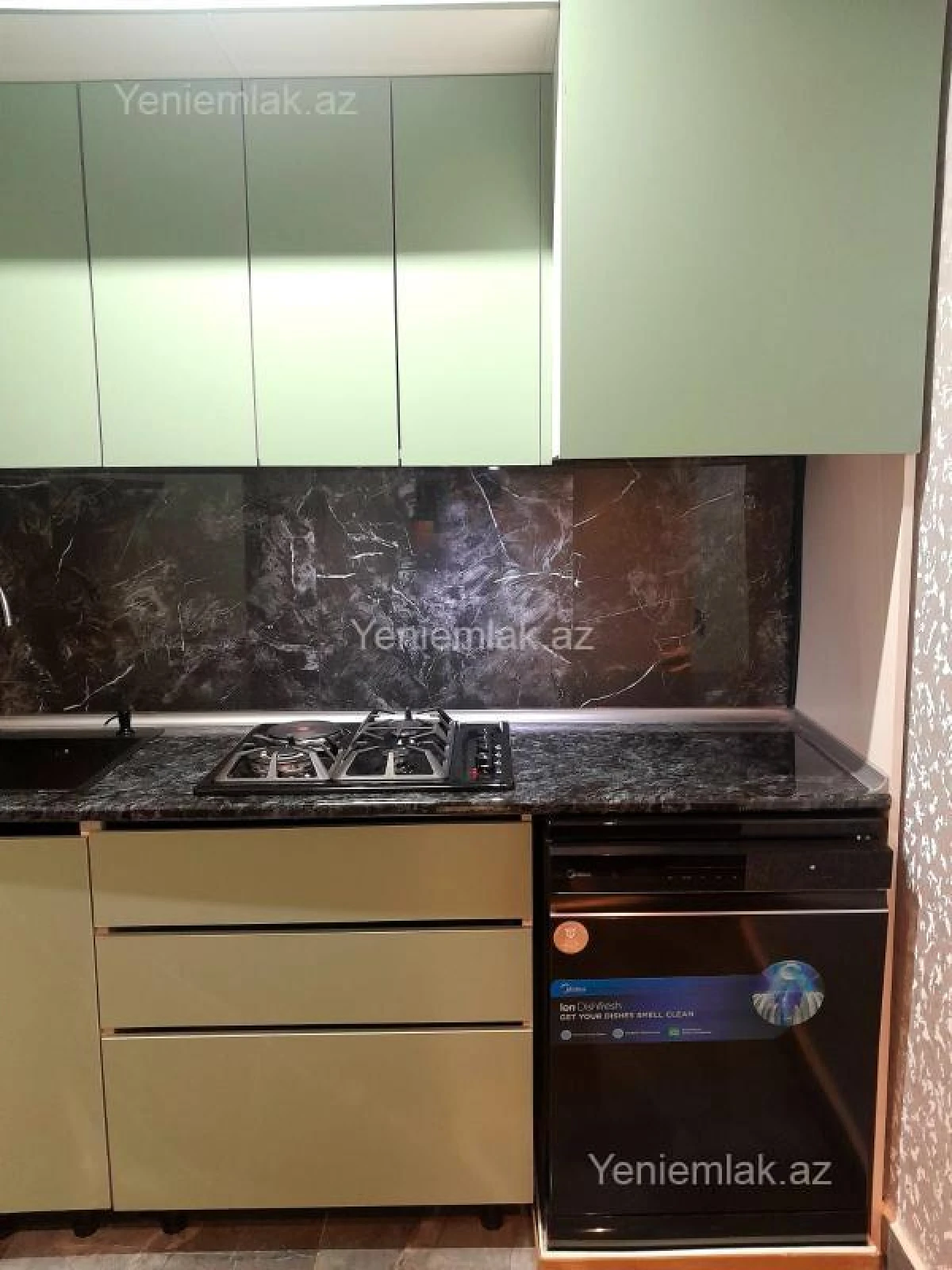 Satılır 3 otaqlı köhnə tikili 72 m²
