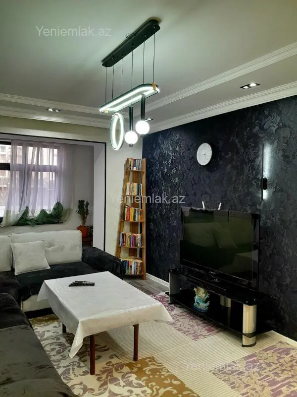 Satılır 3 otaqlı köhnə tikili 72 m²