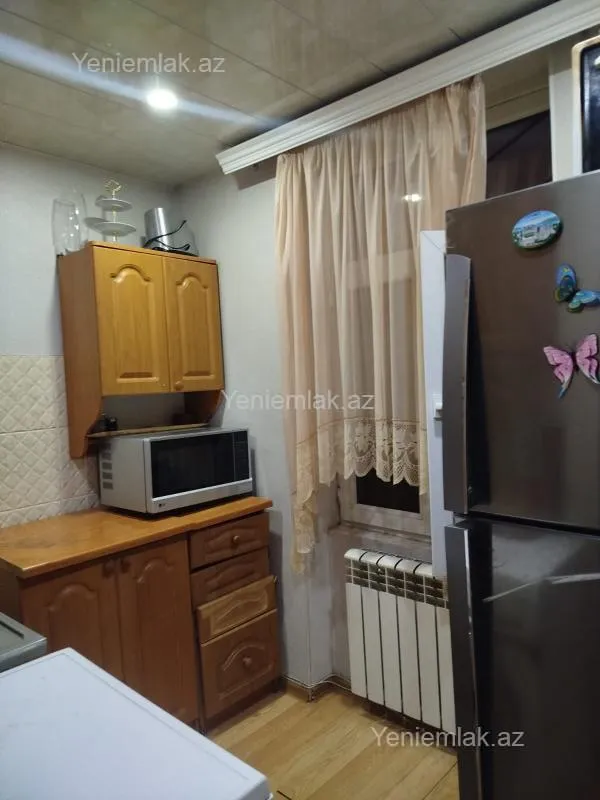 Satılır 3 otaqlı köhnə tikili 75 m²