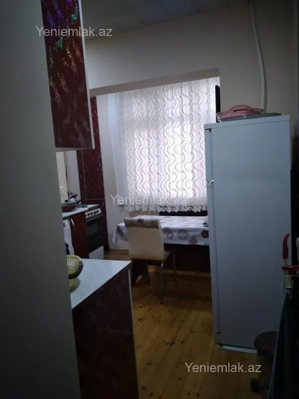 Satılır 5 otaqlı köhnə tikili 125 m²