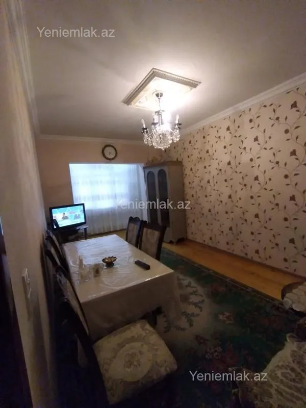 Satılır 5 otaqlı köhnə tikili 125 m²