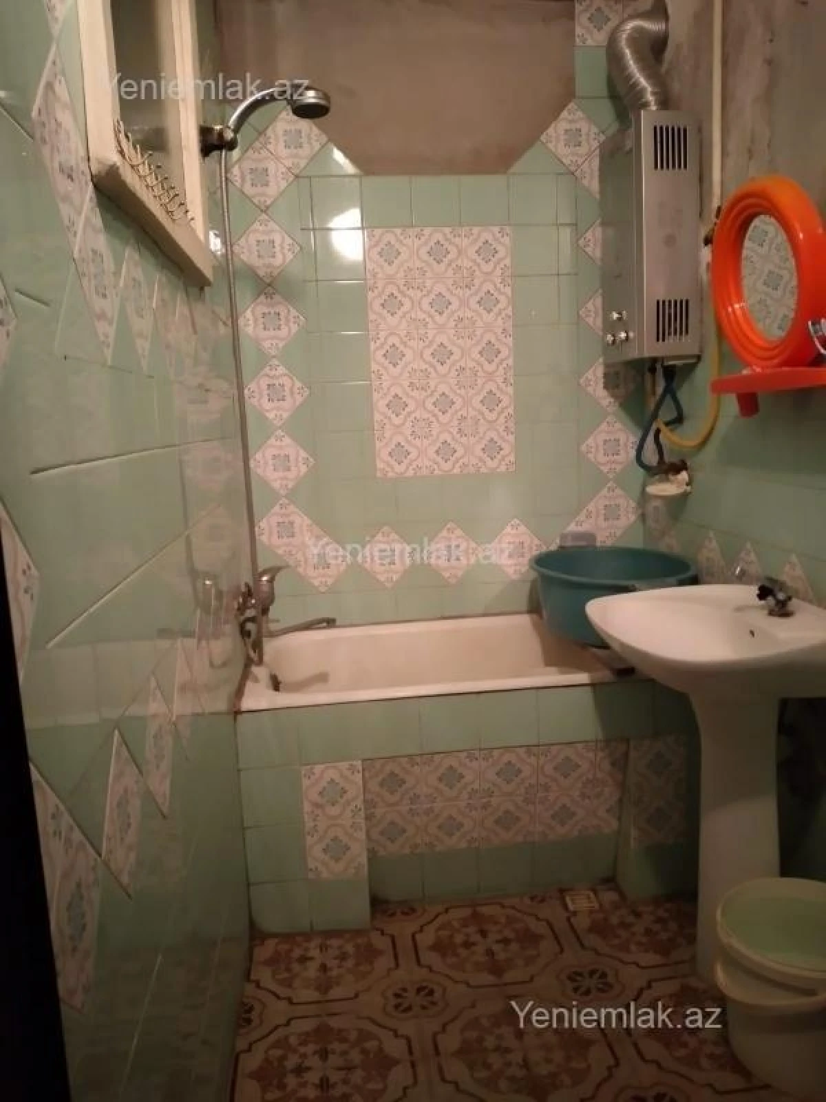 Satılır 5 otaqlı köhnə tikili 125 m²