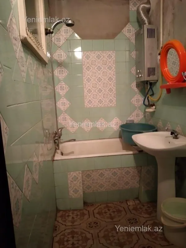 Satılır 5 otaqlı köhnə tikili 125 m²