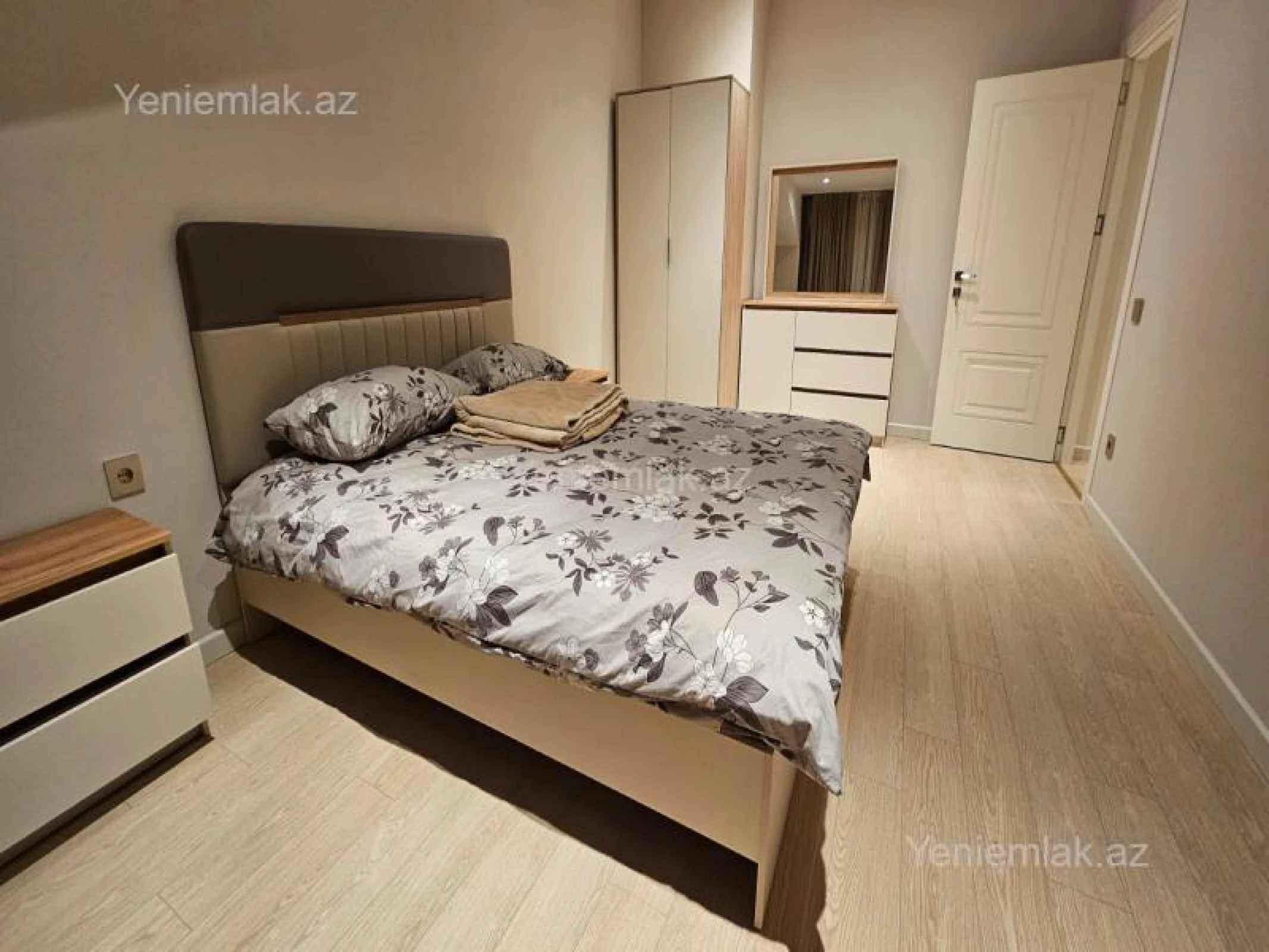 Satılır 2 otaqlı yeni tikili 73 m²