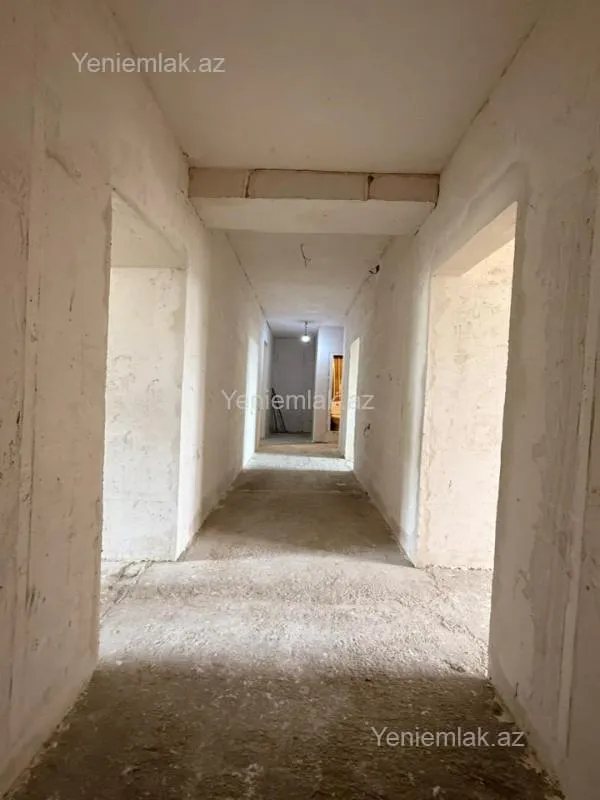 Satılır 4 otaqlı köhnə tikili 110 m²