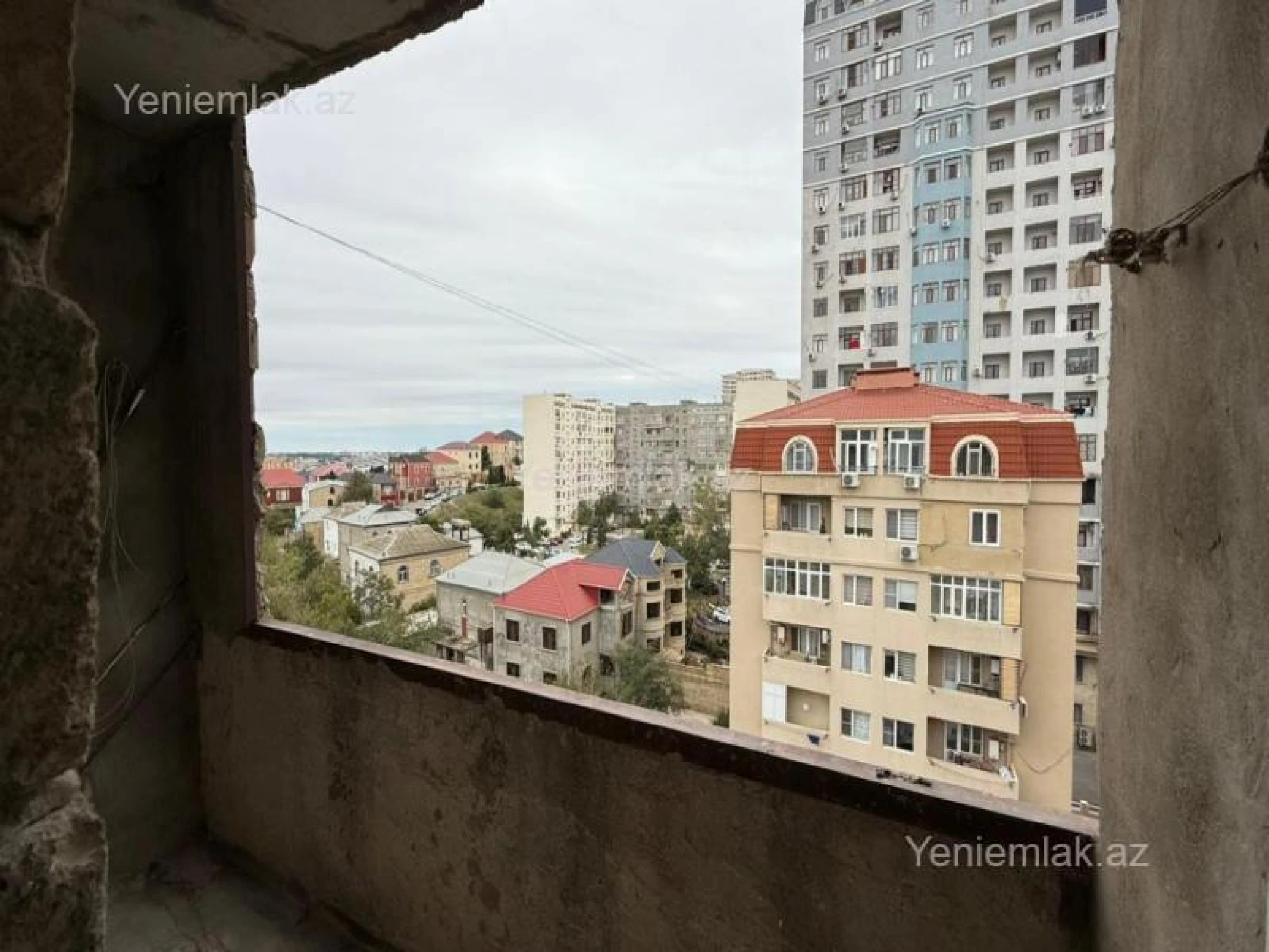 Satılır 4 otaqlı köhnə tikili 110 m²
